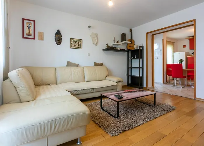 Apartament Kira