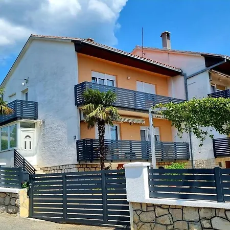 Apartament Kira