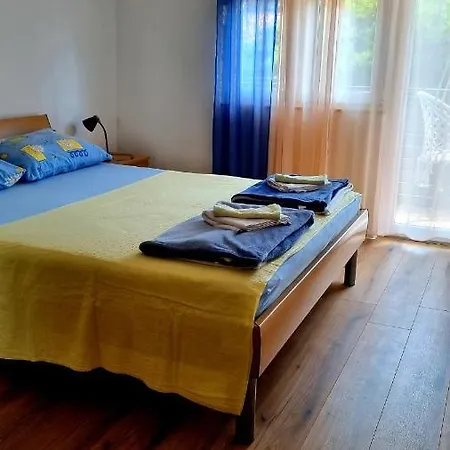 Kira Apartment *